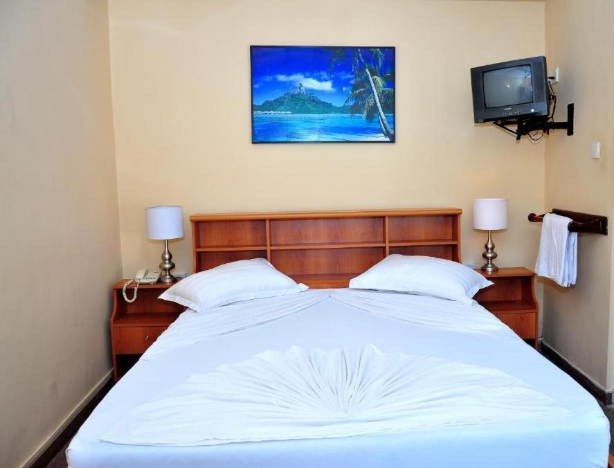 Hotel Milano Tourist Rest à Anurâdhapura Extérieur photo