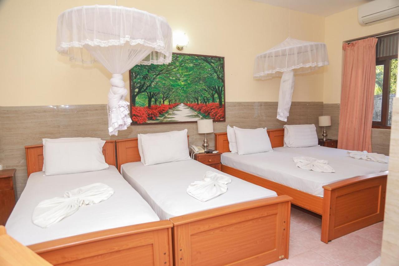 Hotel Milano Tourist Rest à Anurâdhapura Extérieur photo