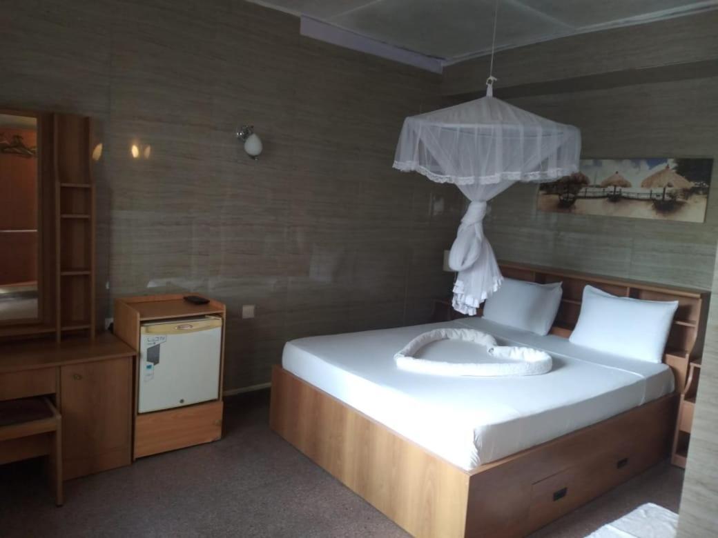 Hotel Milano Tourist Rest à Anurâdhapura Extérieur photo