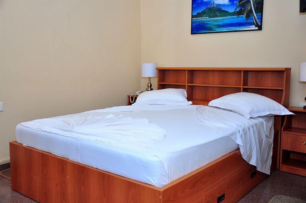 Hotel Milano Tourist Rest à Anurâdhapura Extérieur photo