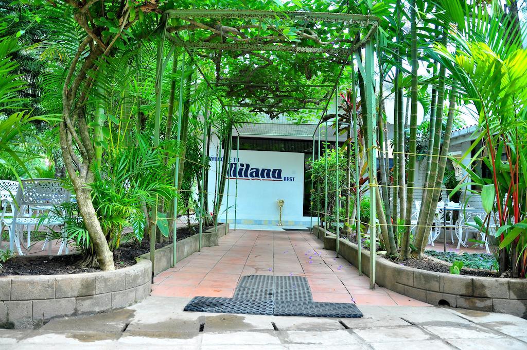 Hotel Milano Tourist Rest à Anurâdhapura Extérieur photo