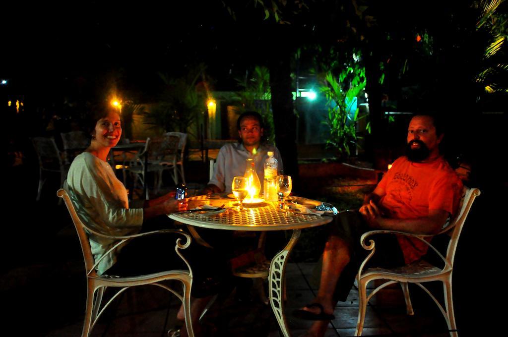 Hotel Milano Tourist Rest à Anurâdhapura Extérieur photo