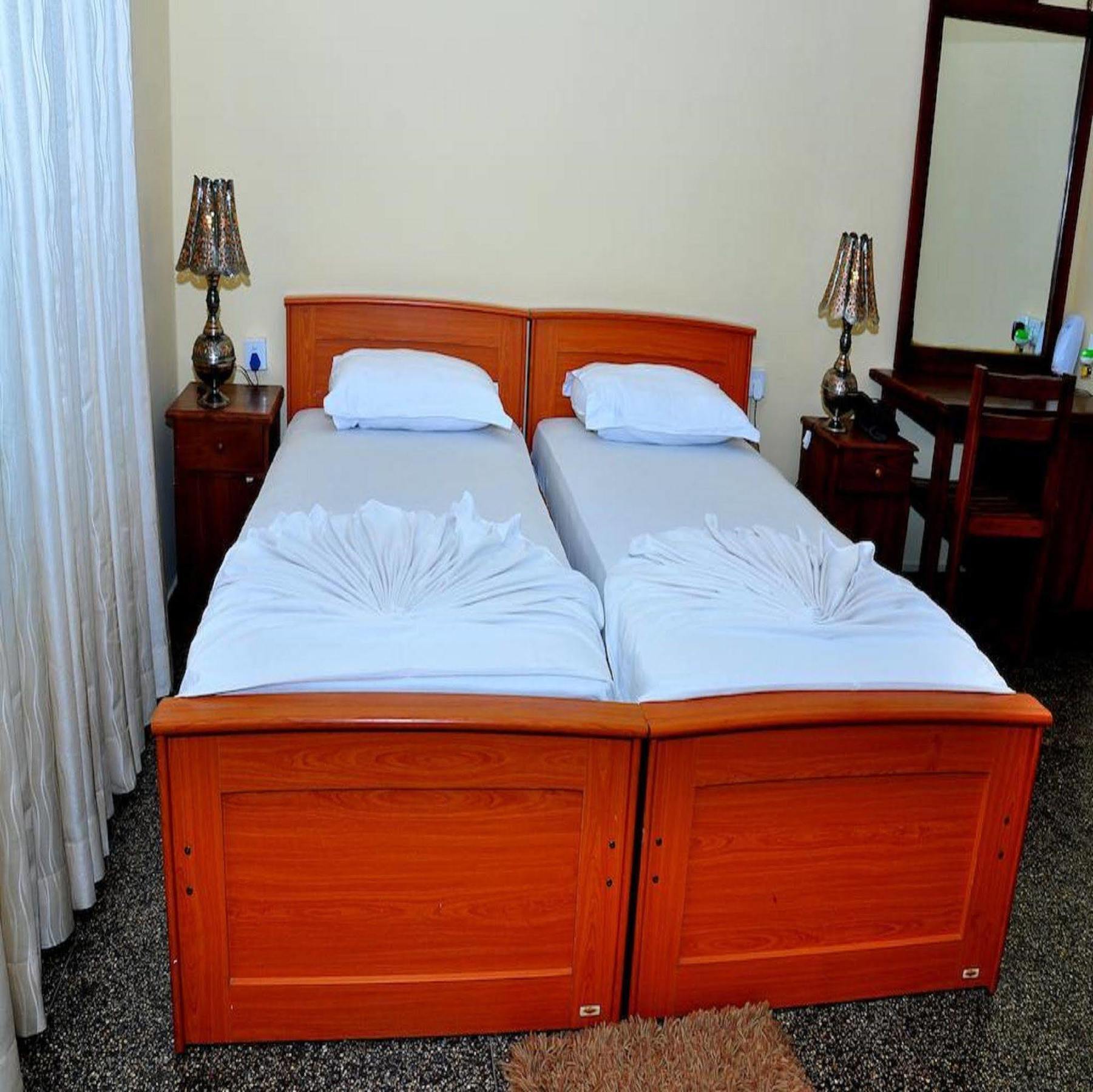 Hotel Milano Tourist Rest à Anurâdhapura Extérieur photo