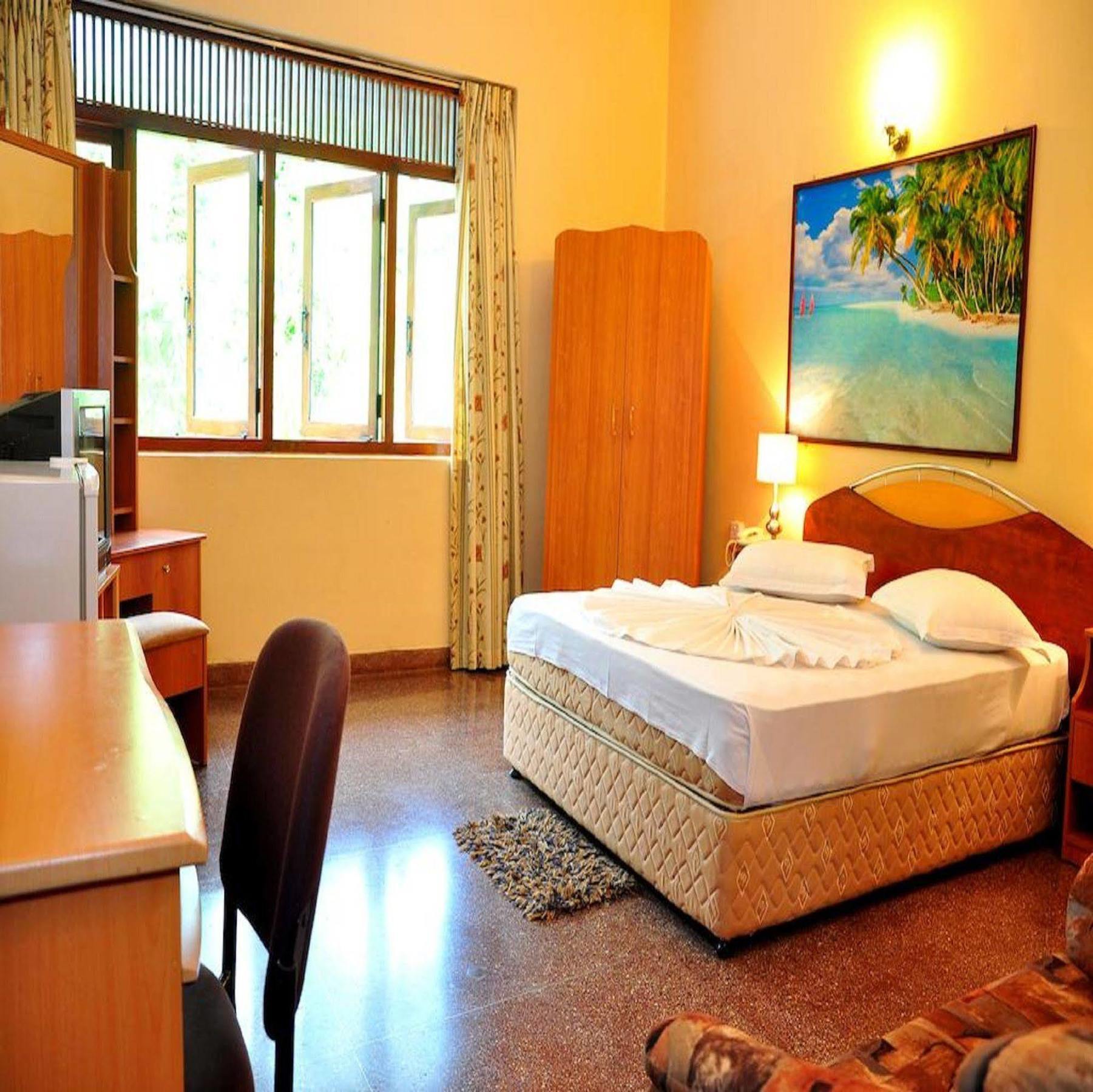 Hotel Milano Tourist Rest à Anurâdhapura Extérieur photo